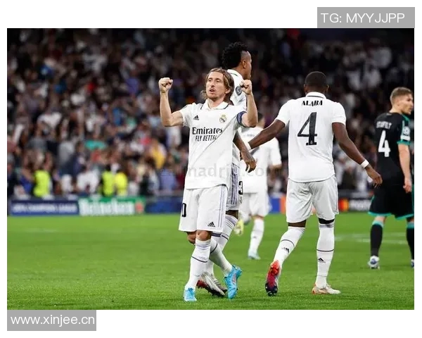 阿诺德庆祝27岁生日皇马队友贝林厄姆与卡雷拉斯送上温馨祝福 阿诺德庆祝27岁生日皇马队友贝林厄姆与卡雷拉斯送上温馨祝福