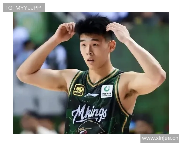 林葳在训练中需加强沟通与节奏感提升以更好融入球队体系 林葳在训练中需加强沟通与节奏感提升以更好融入球队体系