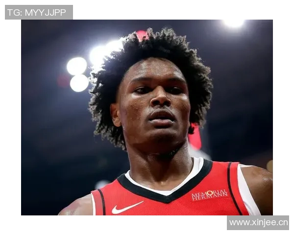 阿门对裁判判罚感到震惊半场4犯需更加谨慎应对挑战 阿门对裁判判罚感到震惊半场4犯需更加谨慎应对挑战