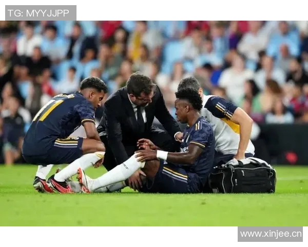 小贝林厄姆比赛表现不佳家庭观战气氛紧张引发关注