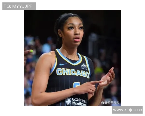 WNBA球星里斯携维密内衣展现完美身材引发时尚热潮 WNBA球星里斯携维密内衣展现完美身材引发时尚热潮