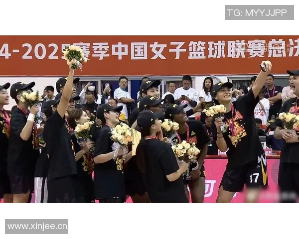 四川女篮正式签约WNBA西雅图风暴后卫齐亚库克助力新赛季