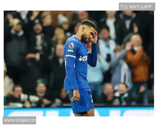 巴萨全队力挺阿劳霍尽管在对切尔西比赛中被罚下