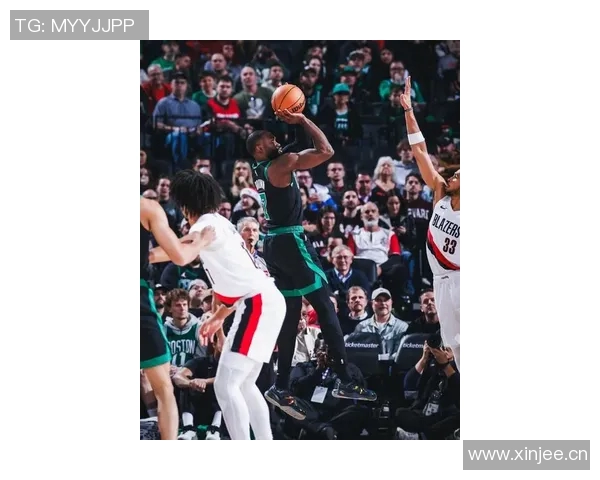 杰伦布朗半场表现出色独得12分助球队领先正负值高达24